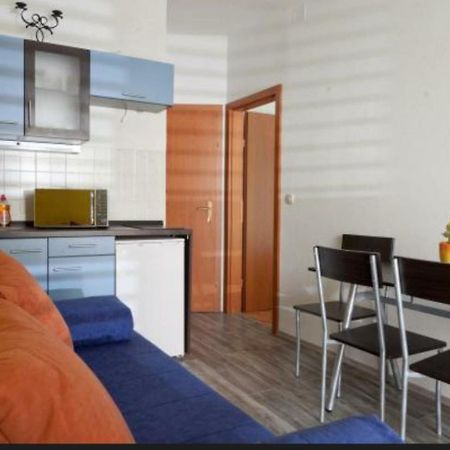 Vega Apartments Podgora Bagian luar foto