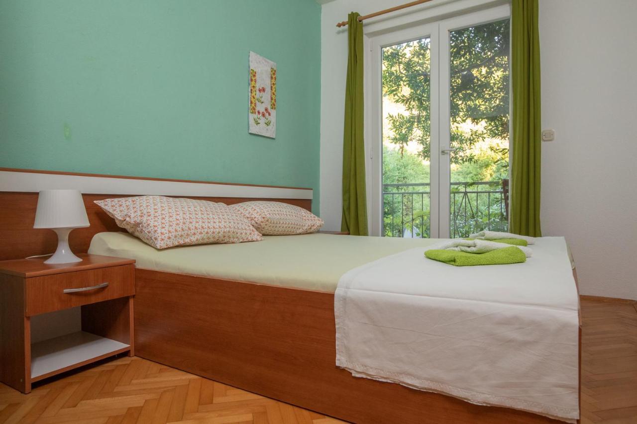 Vega Apartments Podgora Bagian luar foto