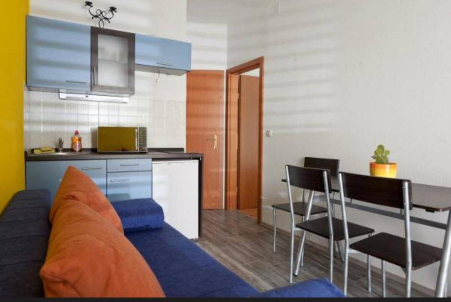 Vega Apartments Podgora Bagian luar foto